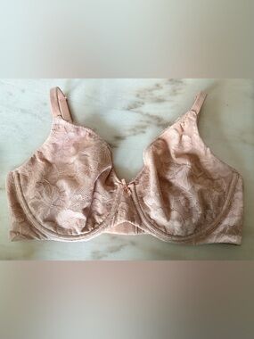 Victoria's Secret Lace Underwire Bra in Blush